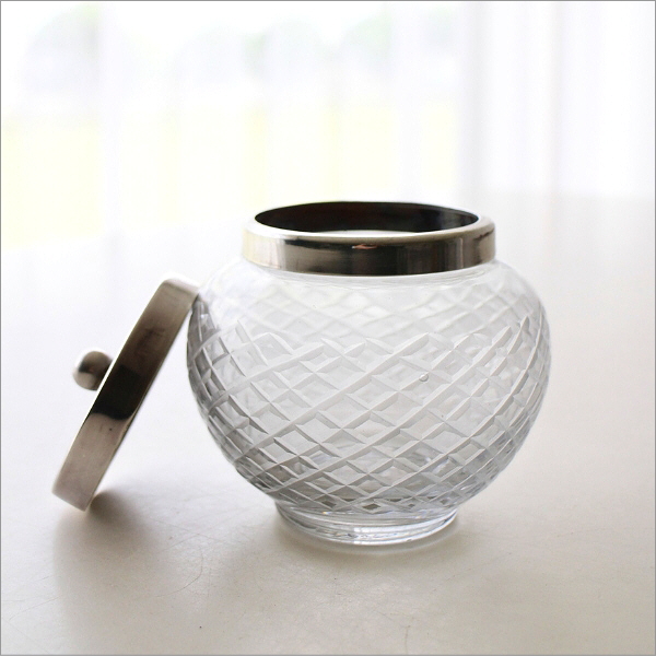 ミルクガラス　小物入れ　アクセサリー入れ　蓋物 小物入れ ガラス ふた付き おしゃれ かわいい ガラスボックス