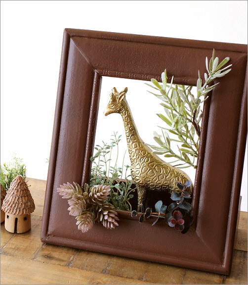 額縁ブラウン木製フレーム 花柄背景　菊御紋入り 大きめサイズ 花台 おしゃれ 木製 額縁 壁掛け フレーム かわいい カントリー