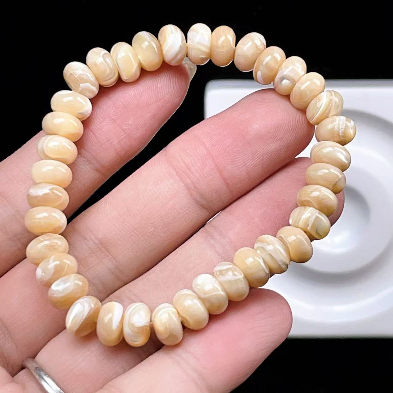 Yahoo! Yahoo!ショッピング(ヤフー ショッピング)PROME 天然石 【一点物】高品質 マザーオブパール ブレスレット クリームカラー 天然シェル 癒し系 レディース パワーストーン　v57418