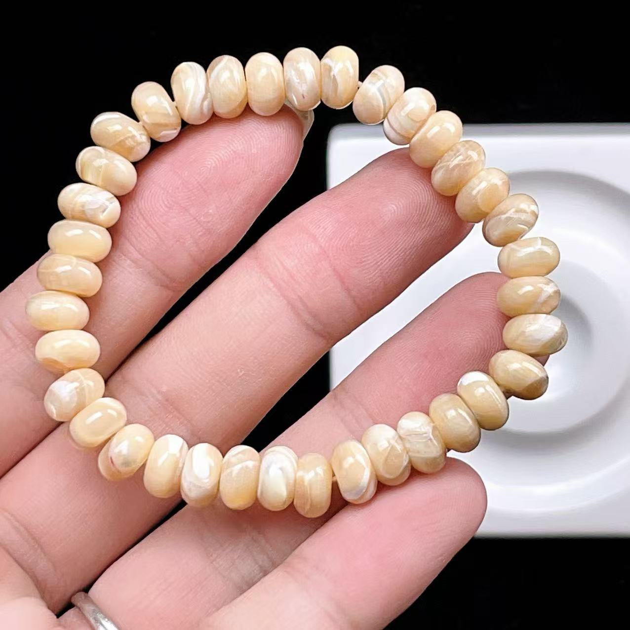 Yahoo! Yahoo!ショッピング(ヤフー ショッピング)PROME 天然石 【一点物】高品質 マザーオブパール ブレスレット クリームカラー 天然シェル 癒し系 レディース パワーストーン　v57424