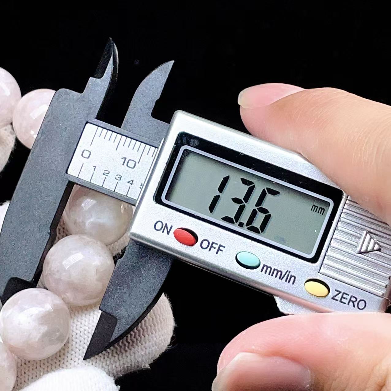 一点物　天然石ハンドメイドブレス　ホワイト　サゲニティック　ピンクマイカ　うさぎ PROME 天然石【一点物】ピンクマイカ 再入荷困難 ブレスレット 愛と