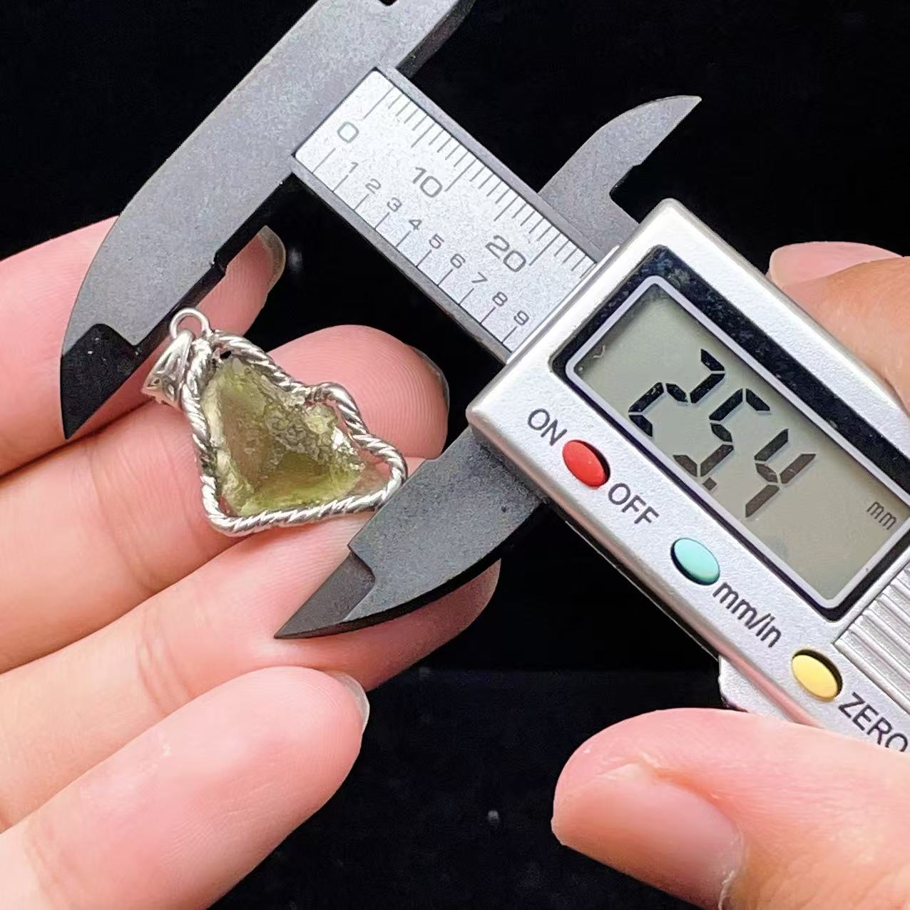 自然石 隕石 天然石工場直売店 PROME - 隕石【日本彩珠宝研究所鑑別済み】｜Yahoo