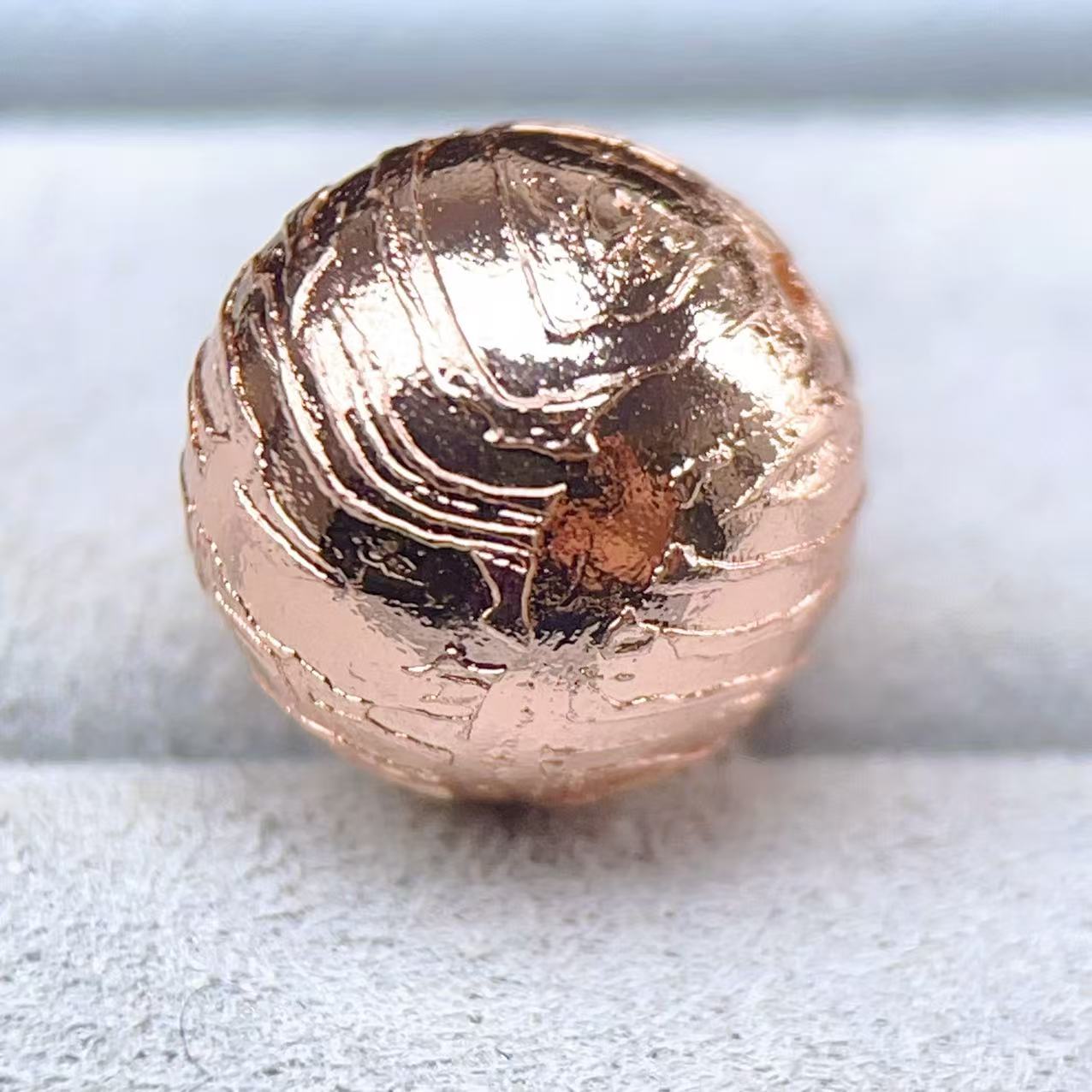PROME 天然石【一点物】高品質・鉄質隕石・メテオライト・粒売り・アルタイ産・10mm・シャンパン色・貫通孔・【日本彩珠宝研究所鑑別済み】・V76724