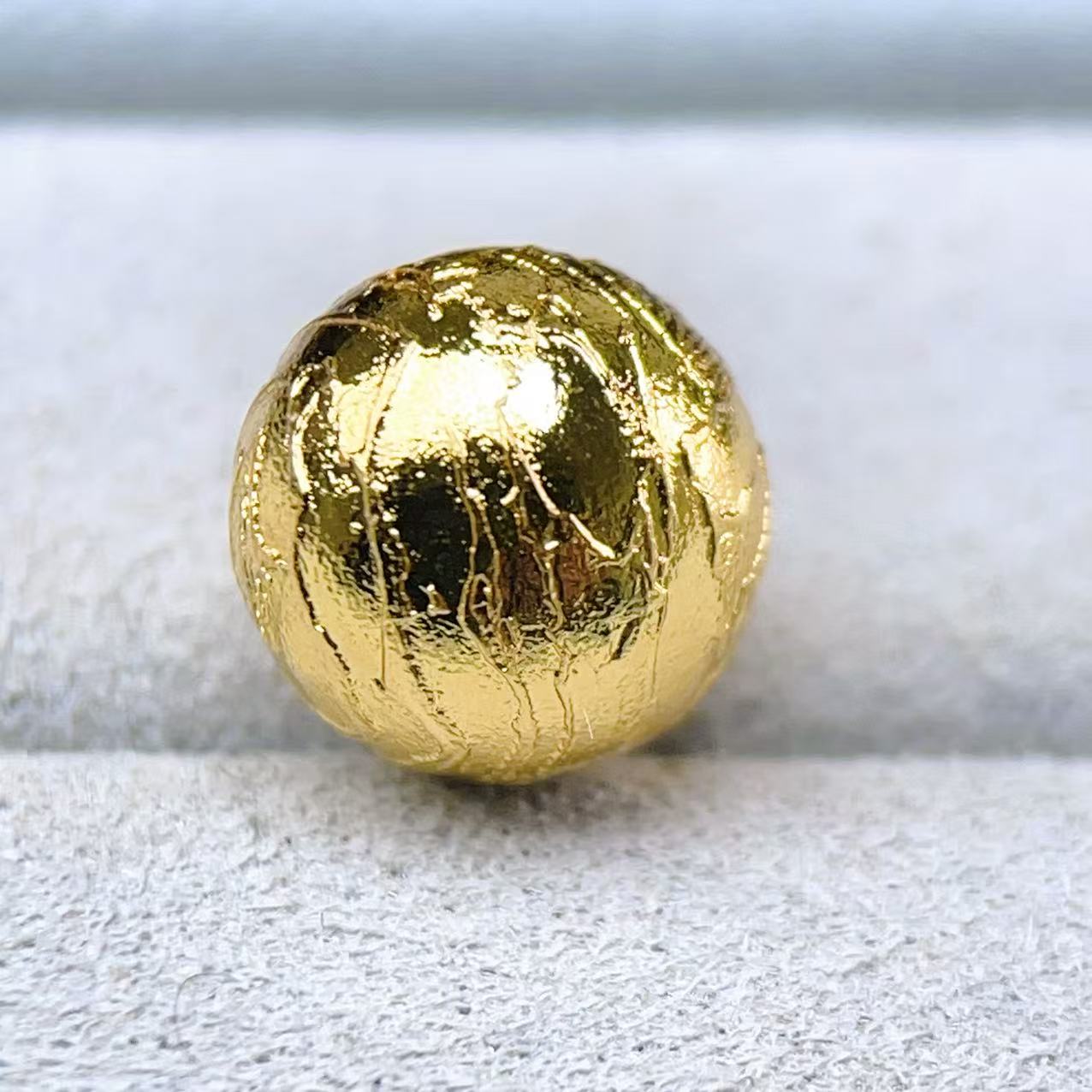 PROME 天然石【一点物】高品質・鉄質隕石・メテオライト・粒売り・アルタイ産・8mm・金色・貫通孔・【日本彩珠宝研究所鑑別済み】・V76744