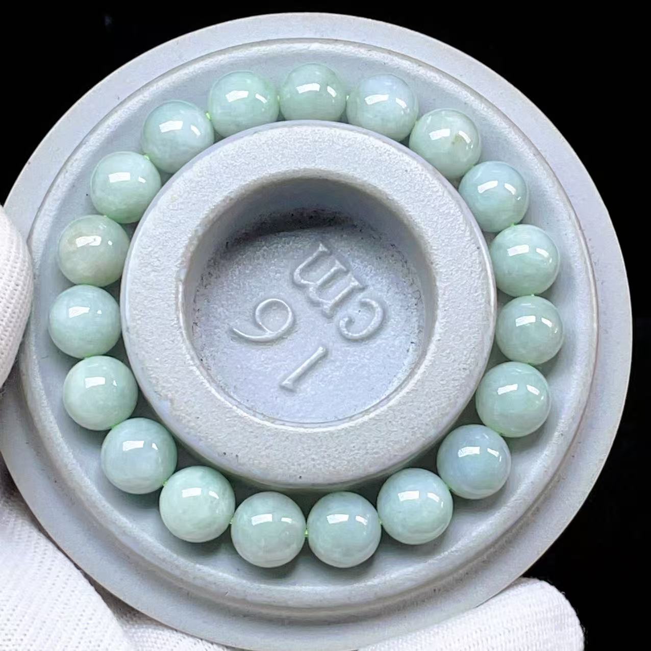PROME 天然石【一点物】高品質・希少色・上品なミントグリーン・翡翠 