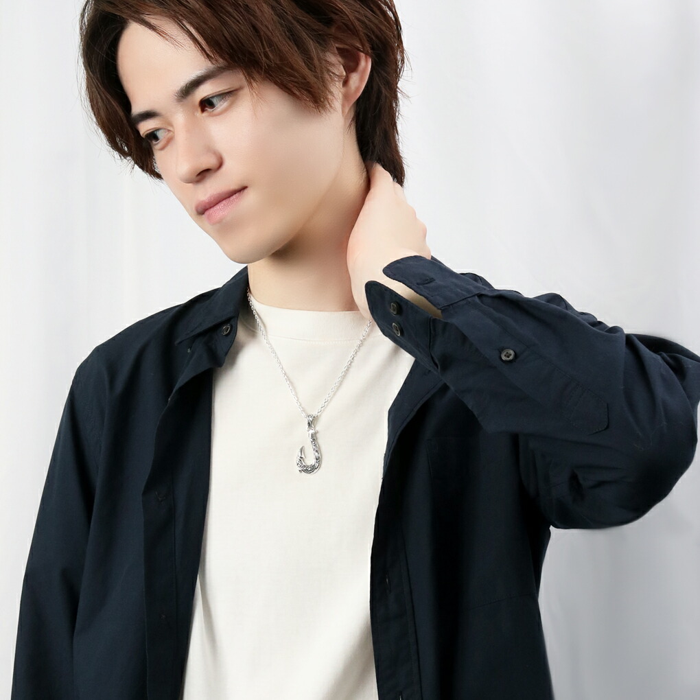 釣り針 ハワイアン ネックレス ペンダント ペンダントトップ ペンダントチャーム シルバー 925 ハワイアンジュエリー フィッシュフック ブラック 黒 爆買の画像