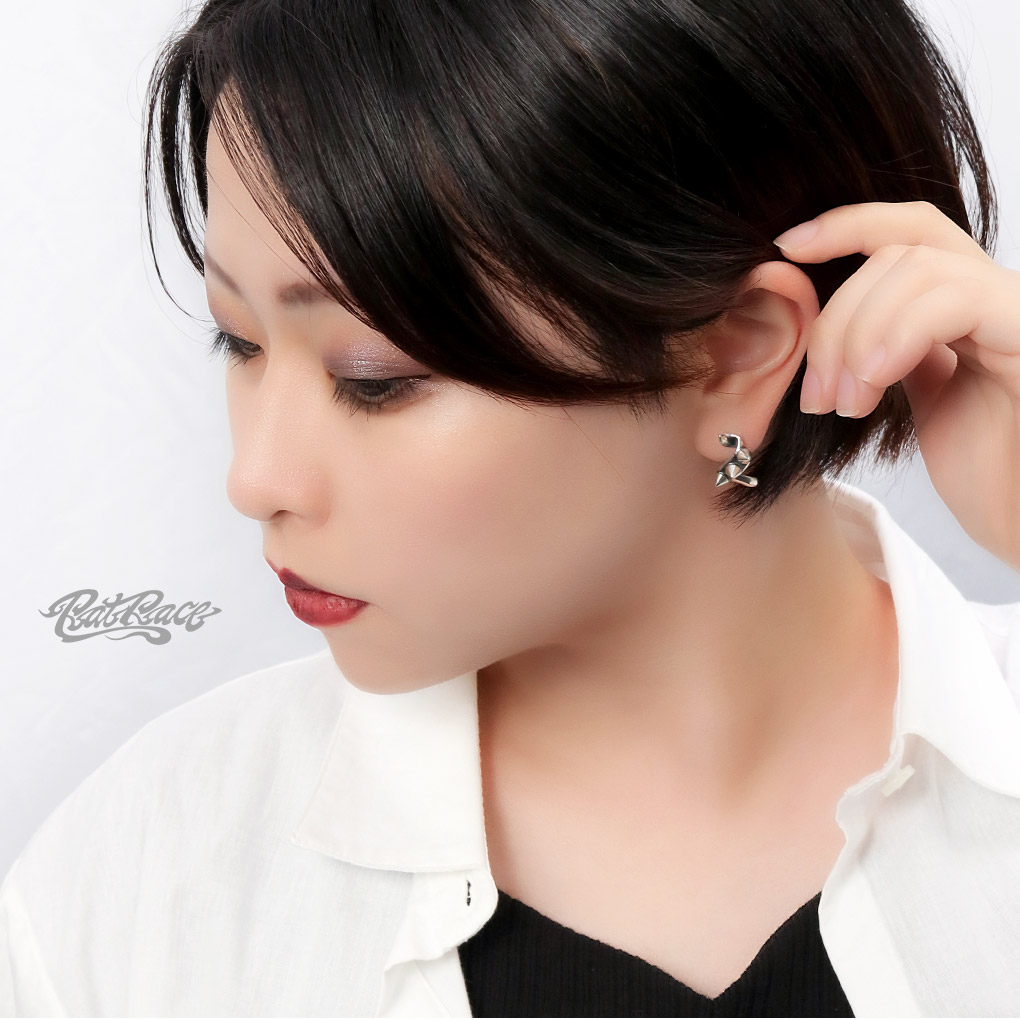 Rat Race（ラットレース） スタッズ オン リボン LOVE ピアス 1P 片耳