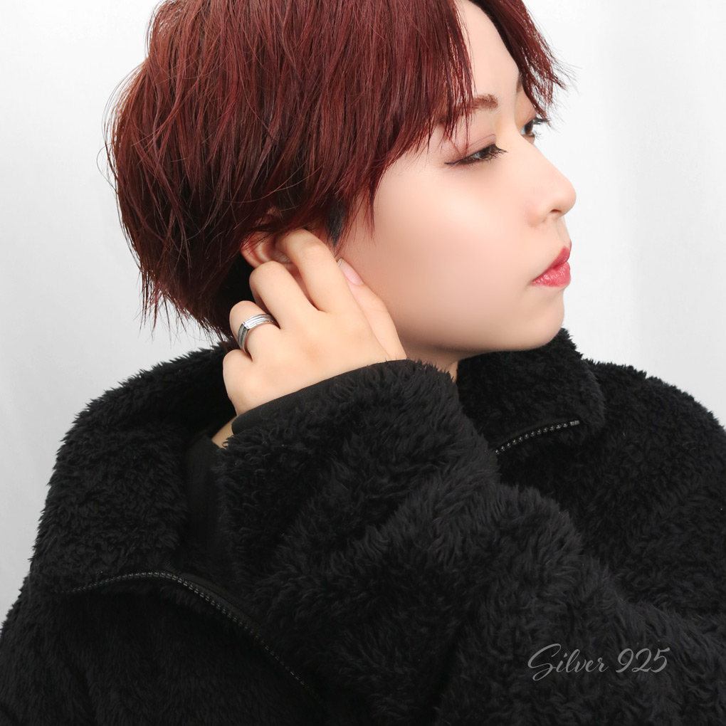 Que Crave 幅広 リング 指輪 5〜27号 シルバー925 シルバーリング シルバーアクセサリー ホワイト ブラック 黒 布 シワ 凹凸 綺麗 きれいめ 上品 指輪