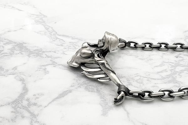Mad Graffiti マッドグラフィティ クルシフィクシャン2nd L ハーフ ネックレス ネックレス シルバーアクセサリー シルバー925 ペンダントヘッド 爆買の画像