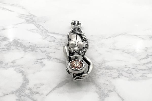 Mad Graffiti マッドグラフィティ レイディアンス M ペンダント ネックレス シルバーアクセサリー シルバー925 ペンダントヘッド チャーム ハード 爆買の画像