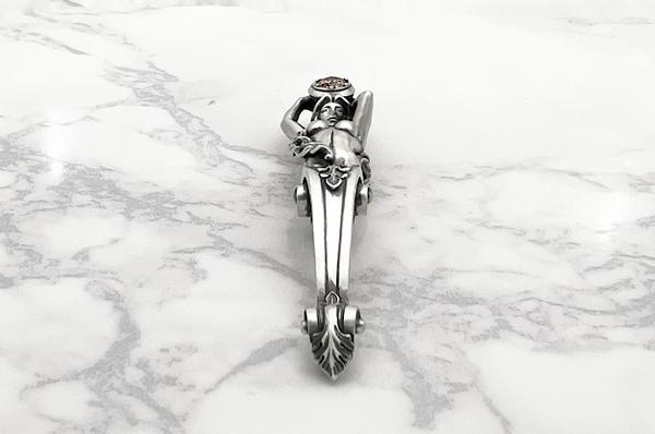Mad Graffiti マッドグラフィティ レイディアンス M ペンダント ネックレス シルバーアクセサリー シルバー925 ペンダントヘッド チャーム ハード 爆買の画像