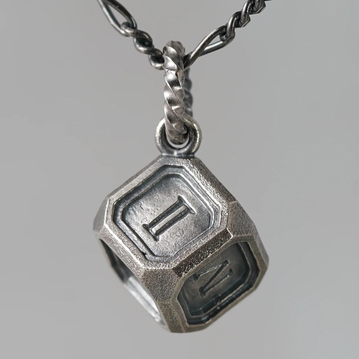 Quetzal ローマンダイスペンダント ペンダントトップ チェーンなし