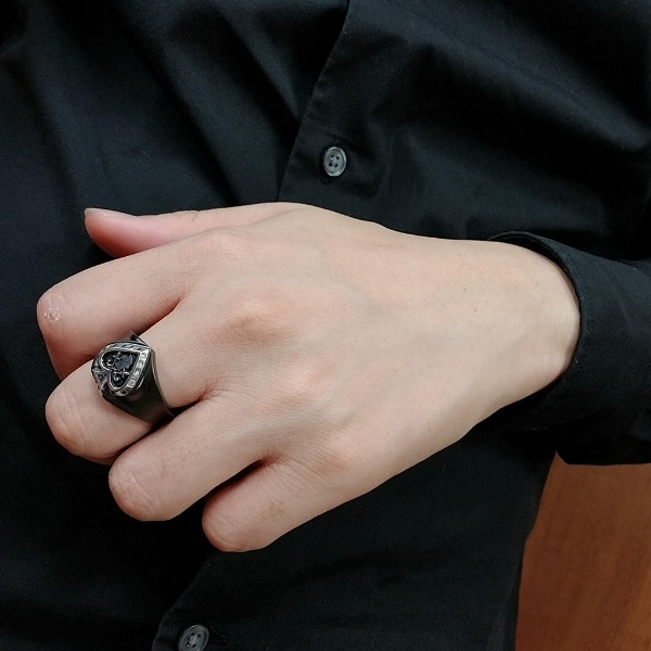 PUERTA DEL SOL トランプ スペード チェス ナイト ロック リング(7号〜23号) マットブラック ダイヤモンド シルバー950 チタンコーティング 爆買の画像