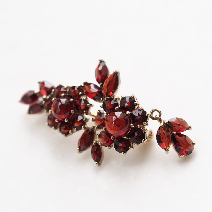 ガーネット ブローチ（アクセサリー素材：シルバー）のおすすめ人気