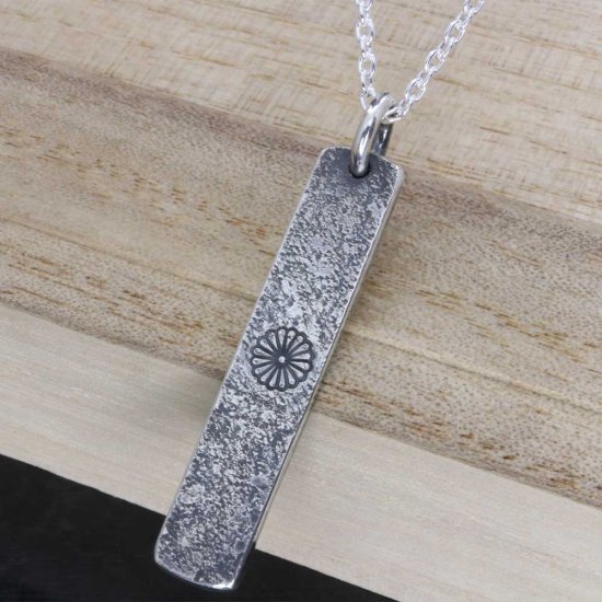 龍頭 幅8mm 菊紋プレート ネックレス チェーン付き ペンダント メンズ シルバー シルバーネックレス メンズネックレス 花 シルバー950 男性 彼氏 |  | 01