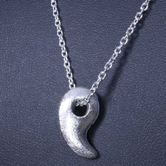 龍頭 八尺瓊 勾玉 ネックレス 白 Lサイズ チェーン付き ペンダント