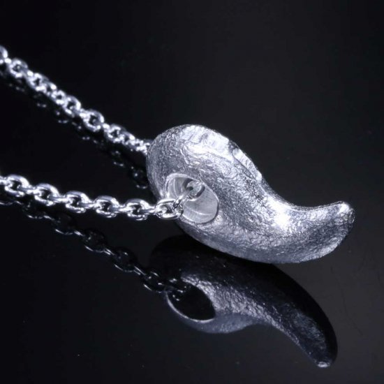 龍頭 八尺瓊 勾玉 ネックレス 白 Lサイズ チェーン付き ペンダント