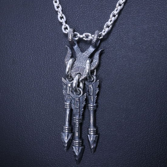 龍頭 いぶし 火龍三本矢 ネックレス チェーン付き ペンダント メンズ シルバー シルバーネックレス メンズネックレス 竜 ドラゴン 弓矢 矢 火炎 炎 爆買_3