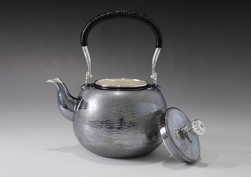 日本製 一守堂 純銀・湯沸し 1100cc 瑞雲模様 /銀瓶 茶器 茶道具 早川