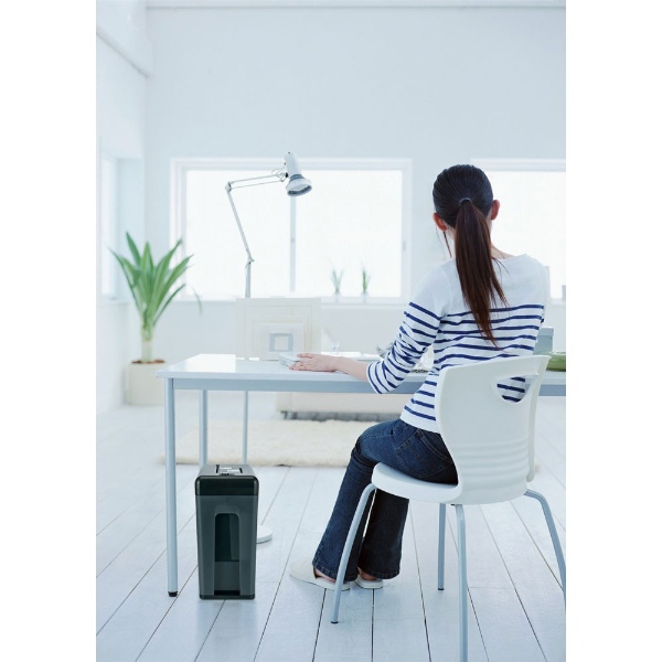 OHM電機 家庭用シュレッダーNSE-NLC02 本体 ナカバヤシ シュレッダー パーソナルシュレッダ ノイズレス スリム