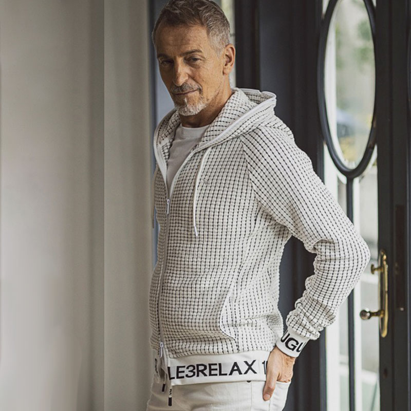 1PIU1UGUALE3 RELAX 爆買 ウノピゥウノウグァーレトレ リラックス