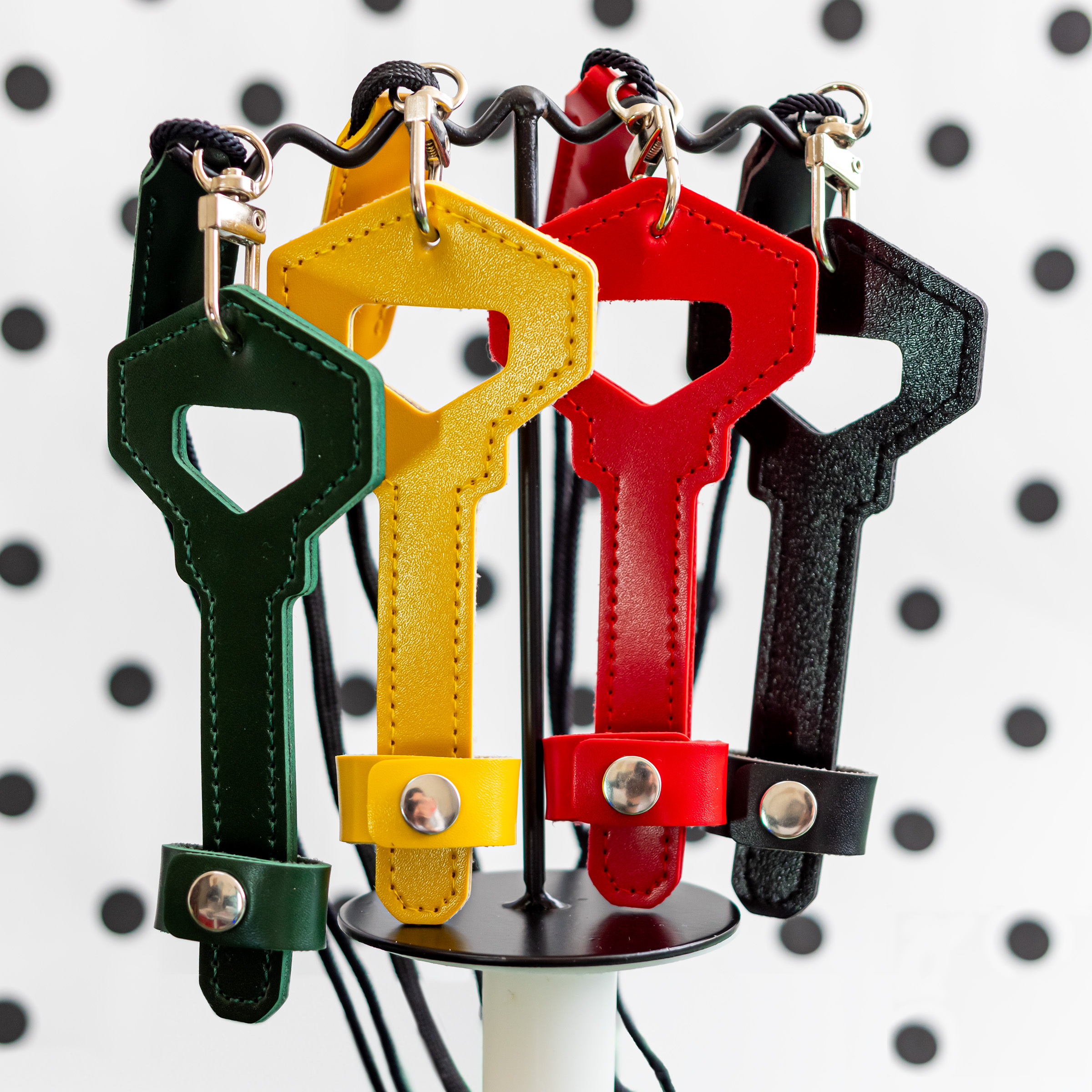 メガネホルダー カラーバリエーション イエロー・レッド・グリーン・ブラック