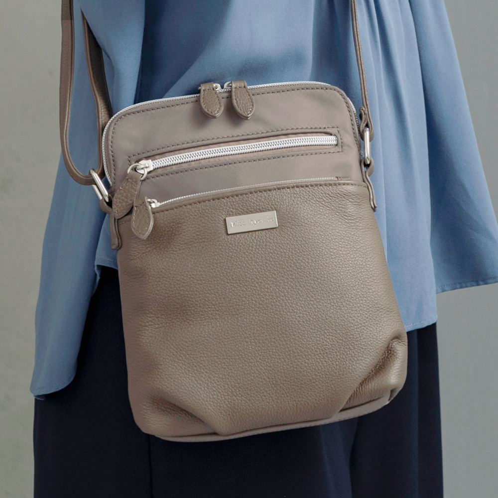 はっ水ナイロン×本革 ミニショルダーバッグ ショルダーバッグ