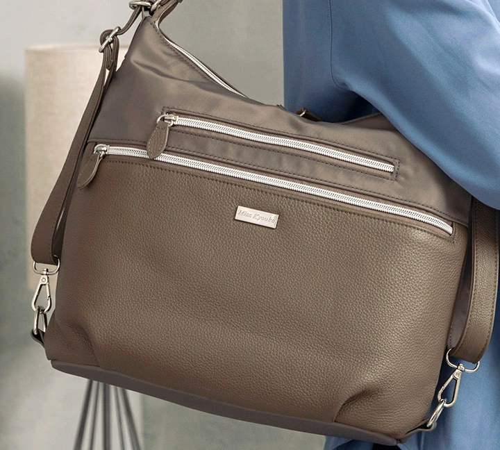 2WAYバッグ リュックサック ショルダーバッグ レディース A4対応 本革