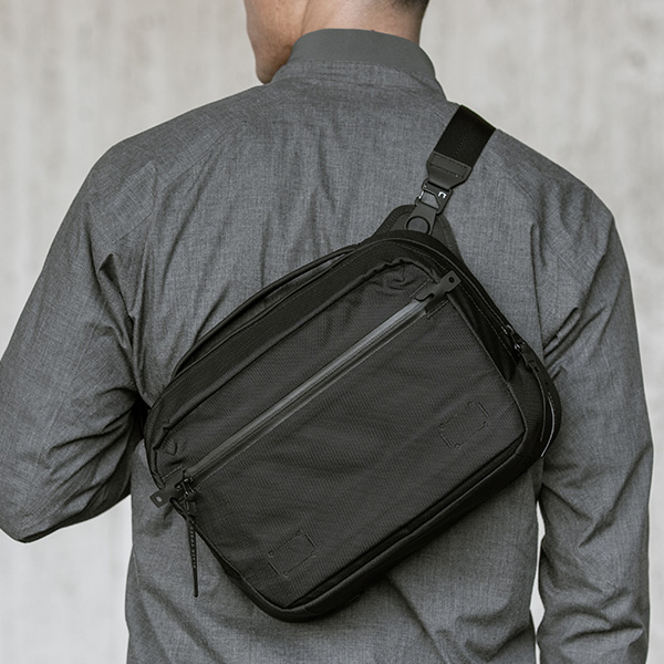BLACK EMBER GRIP SLING NO,7223013 ショルダーバッグ スリング