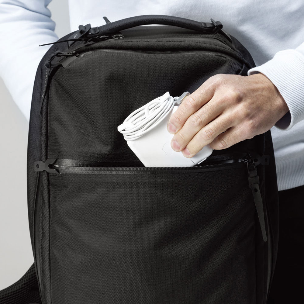 BLACK EMBER（ブラックエンバー） CITADEL18 7223017 バックパック 18L