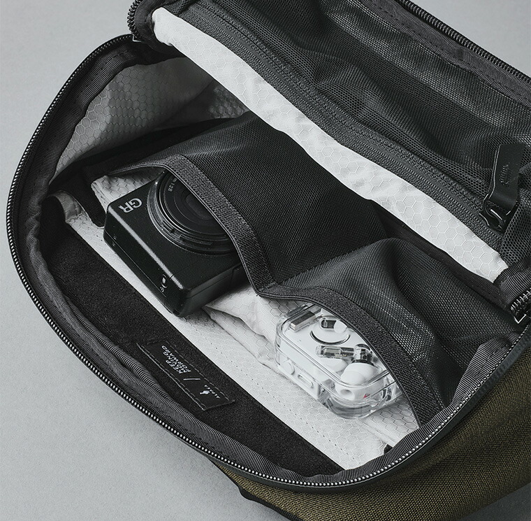 ALPAKA 日本正規代理店 VERTEX POUCH ポーチ スリング