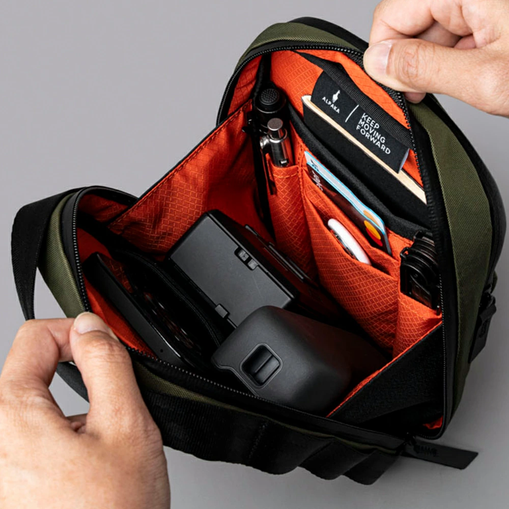 ALPAKA METRO SLING V2 X-PAC スリングバッグ ショルダーバッグ 2.5L