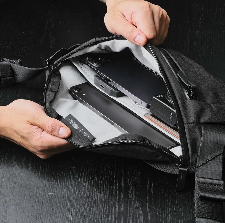 ALPAKA アルパカ BRAVO SLINGMINI V2 AXOFLUX スリング ボディバッグ