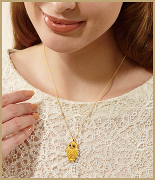 純金のふくろう＞ダイヤモンド入り24金製宝飾ペンダント : グラン