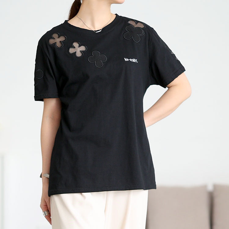 花モチーフ付き黒半袖Tシャツ GOLDJAPAN（ゴールドジャパン） 大きいサイズ レディース トップス T
