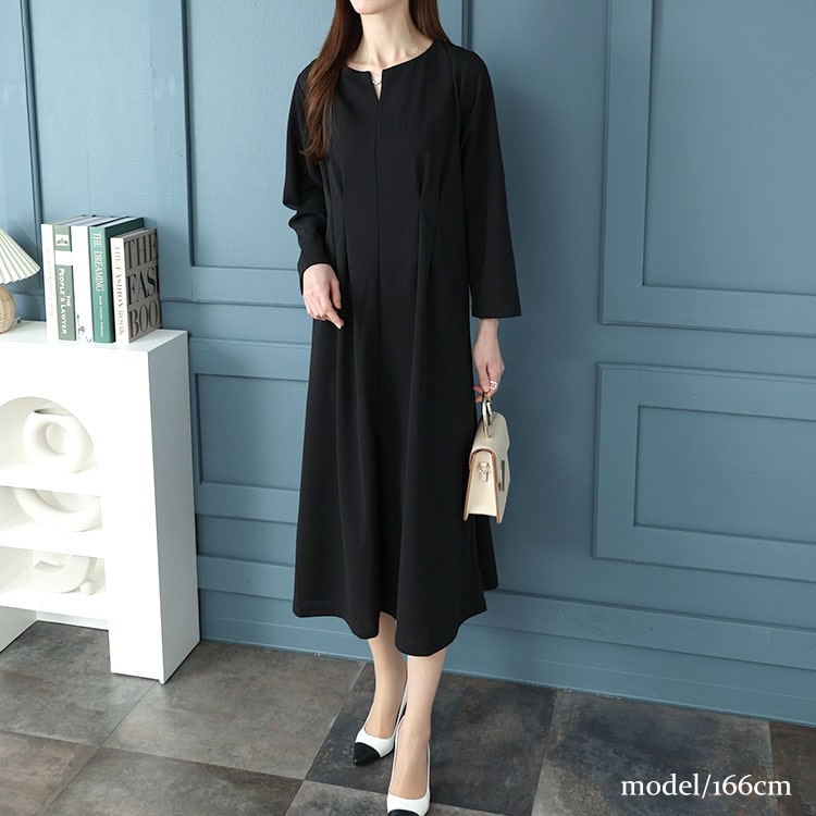 パール付きネックウエストタックワンピース