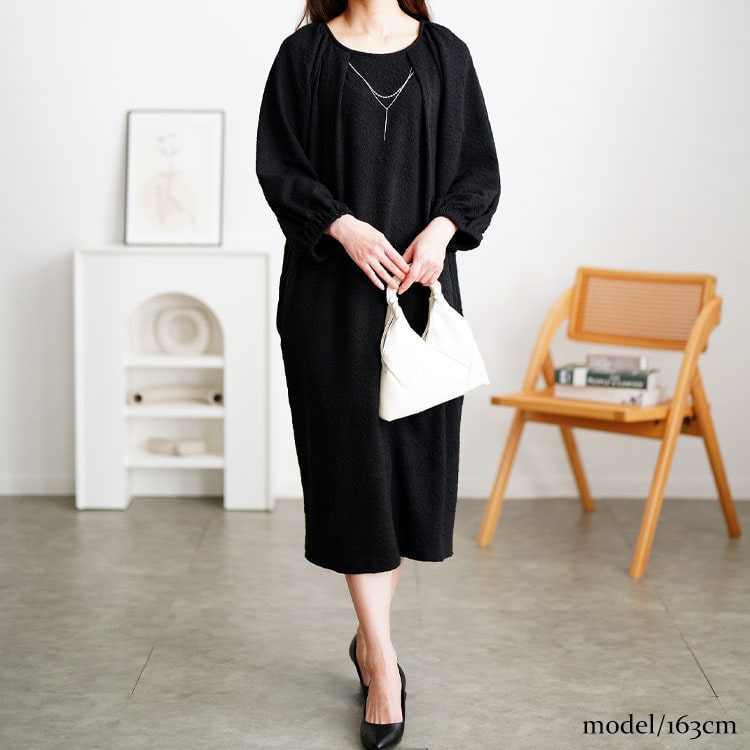 大きいサイズ レディース ワンピース 長袖 ロング タック ネックレス エンボス加工 フォーマル 伸縮 冬コーデ 春 秋 LL 2L 3L 4L 5L ブラック 黒 体型カバー | GOLDJAPAN | 01