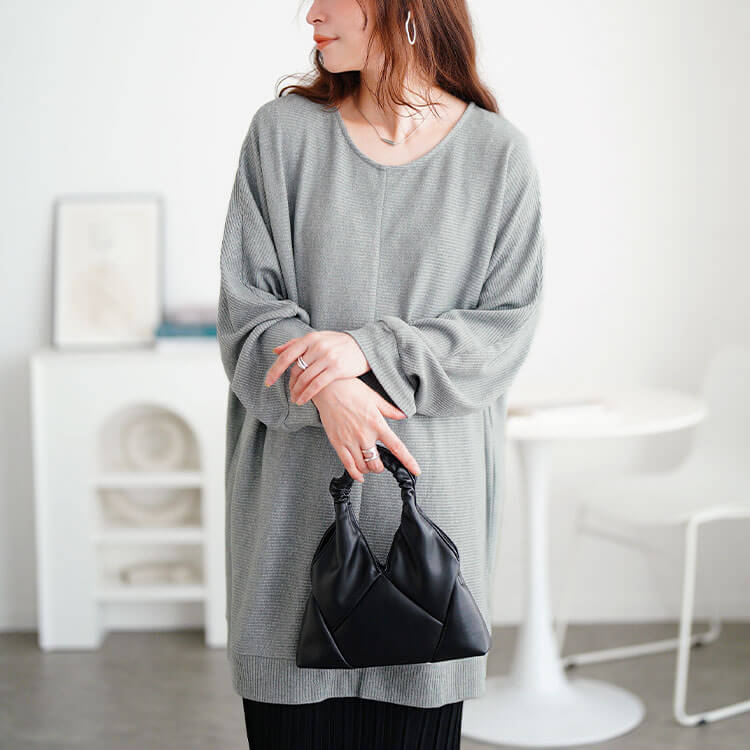 ラウンドネックラメリブニットチュニック