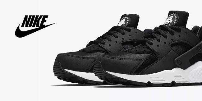 Nike ナイキ レディース スニーカー 【Nike Air Huarache】 サイズ