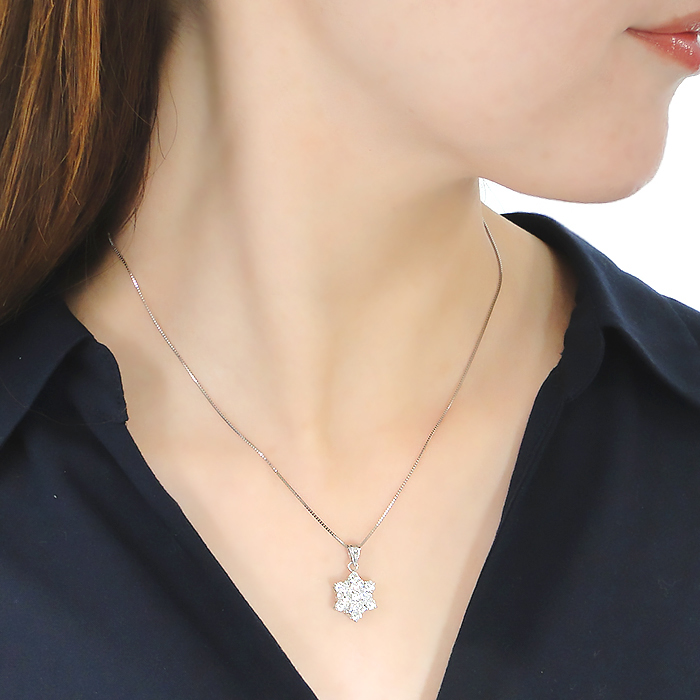 商品画像３ Pt900 1.0ct Hカラー・SIクラス フラワーモチーフ ダイヤモンド パヴェネックレス
