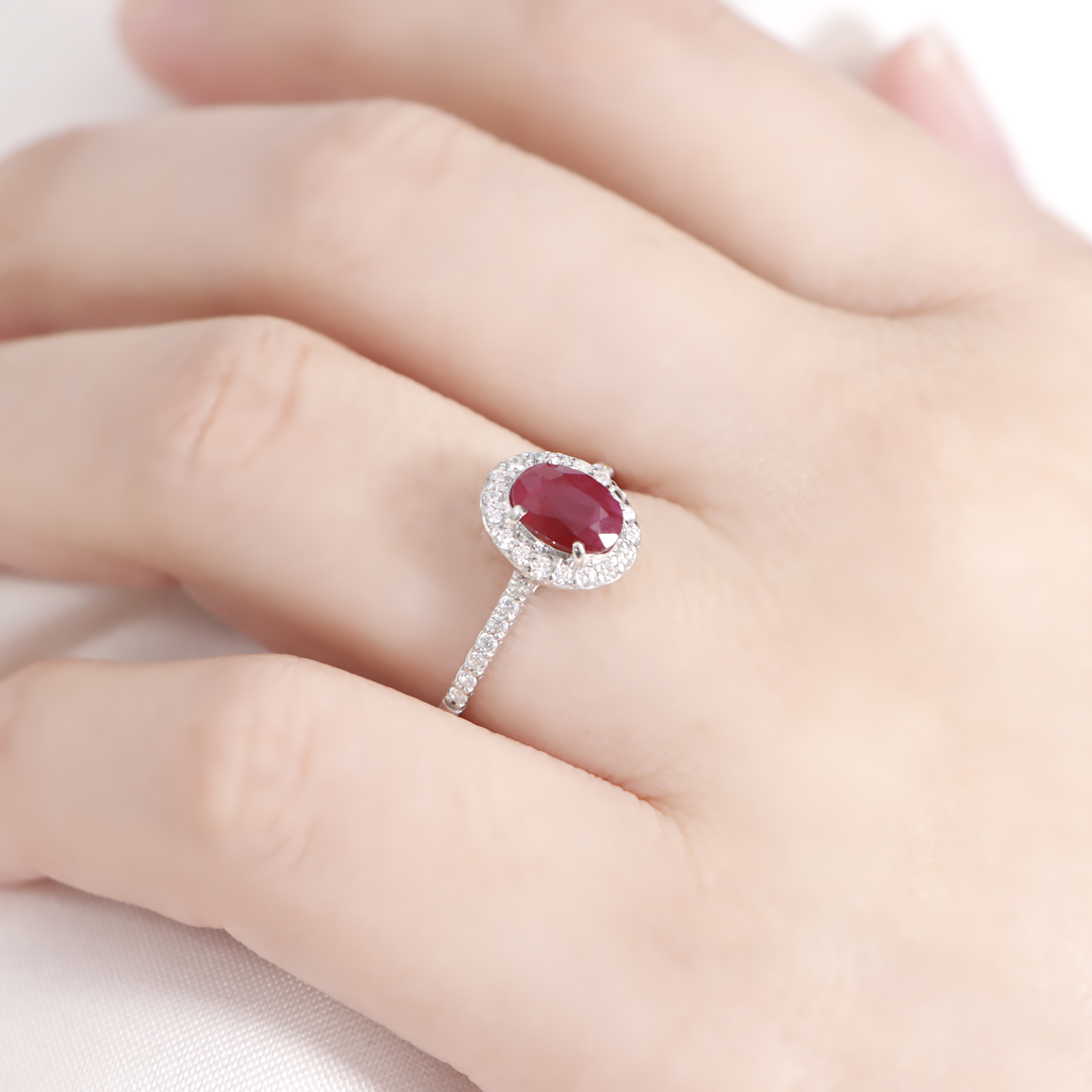 pt900 プラチナ ダイヤモンド ダイヤ 指輪 リング ルビー カラーストーン 色石 レッド 大粒 1.0ct 1カラット 誕生石 7月 4月 豪華 一粒 赤 ゴージャス GUR1383の画像