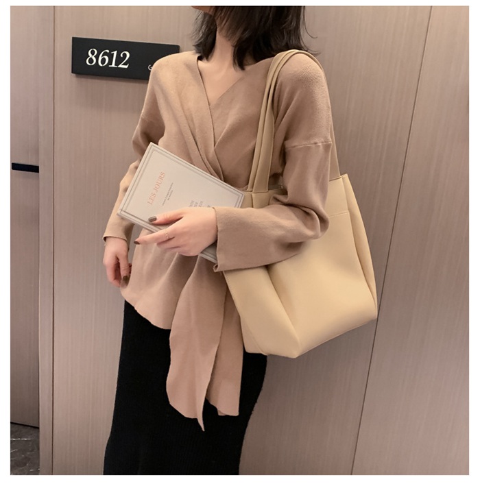 トートバッグ レディース 通勤 A4サイズ 鞄 多収納 合皮 かばん 肩掛け 太め PUレザー 通勤バッグ 仕事 オフィス ビジネストートカバン |  | 12