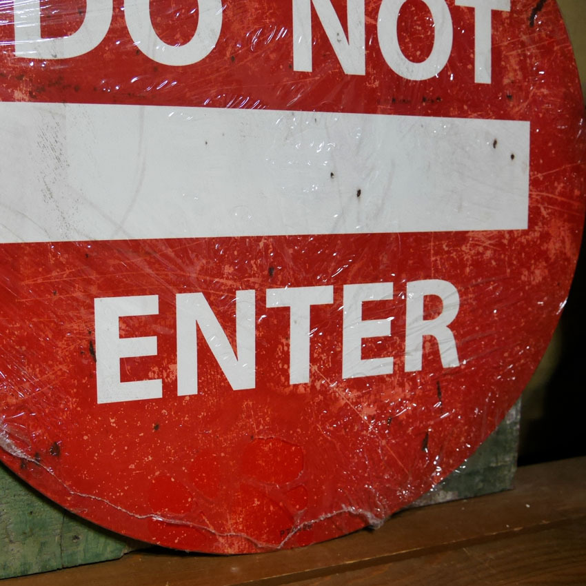 80's U.S.A 『DO NOT ENTER』ロードサイン メタル看板 bk-cd-126.2.jpg