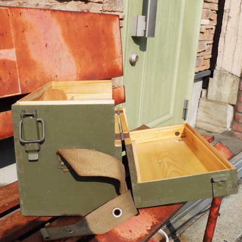 チェコ軍 メディカルウッドボックス 木箱 収納ファーストエイド 救急箱