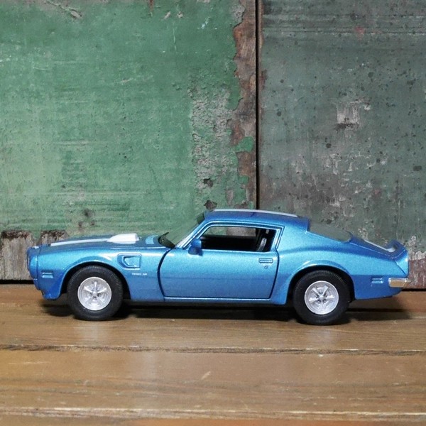 ウェリー 1/18 1972 ポンティアックトランザム ダイキャストモデルカー ウェリー 1/18 1972 ポンティアックトランザム ダイキャスト