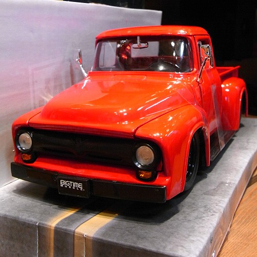 完売品　1972 フォード スポーツカスタム ピックアップトラック 1/25 1972 フォード スポーツカスタム ピックアップトラック