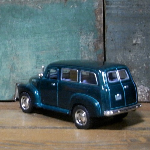 レトロミニカー シボレー サバーバン 1950 Chevy Suburban 1/36