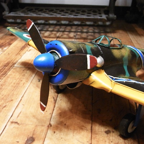 戦闘機 ゼロ戦 ブリキのおもちゃ : アメリカン雑貨のグッズファーム