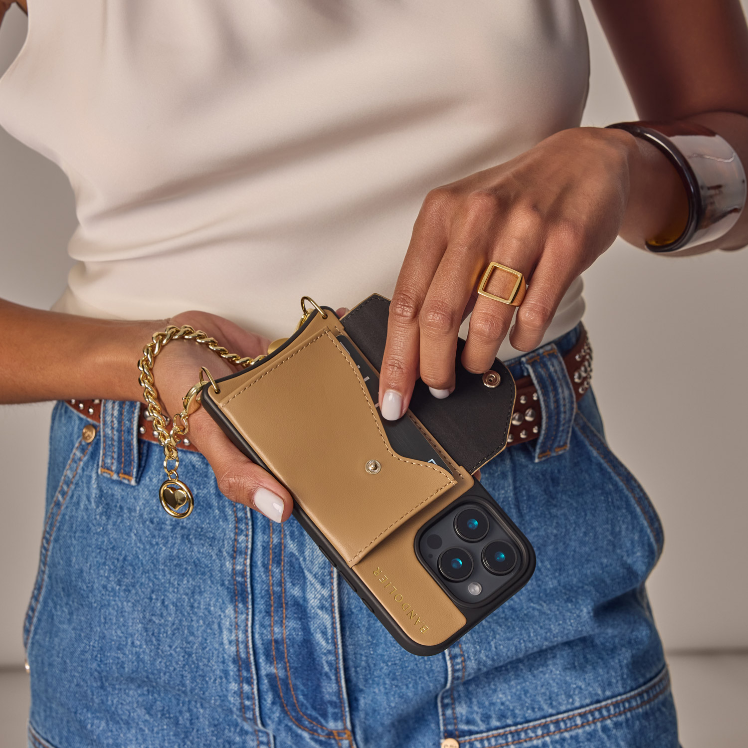 BANDOLIER（バンドリヤー） スマホショルダー スマホケース iPhone15