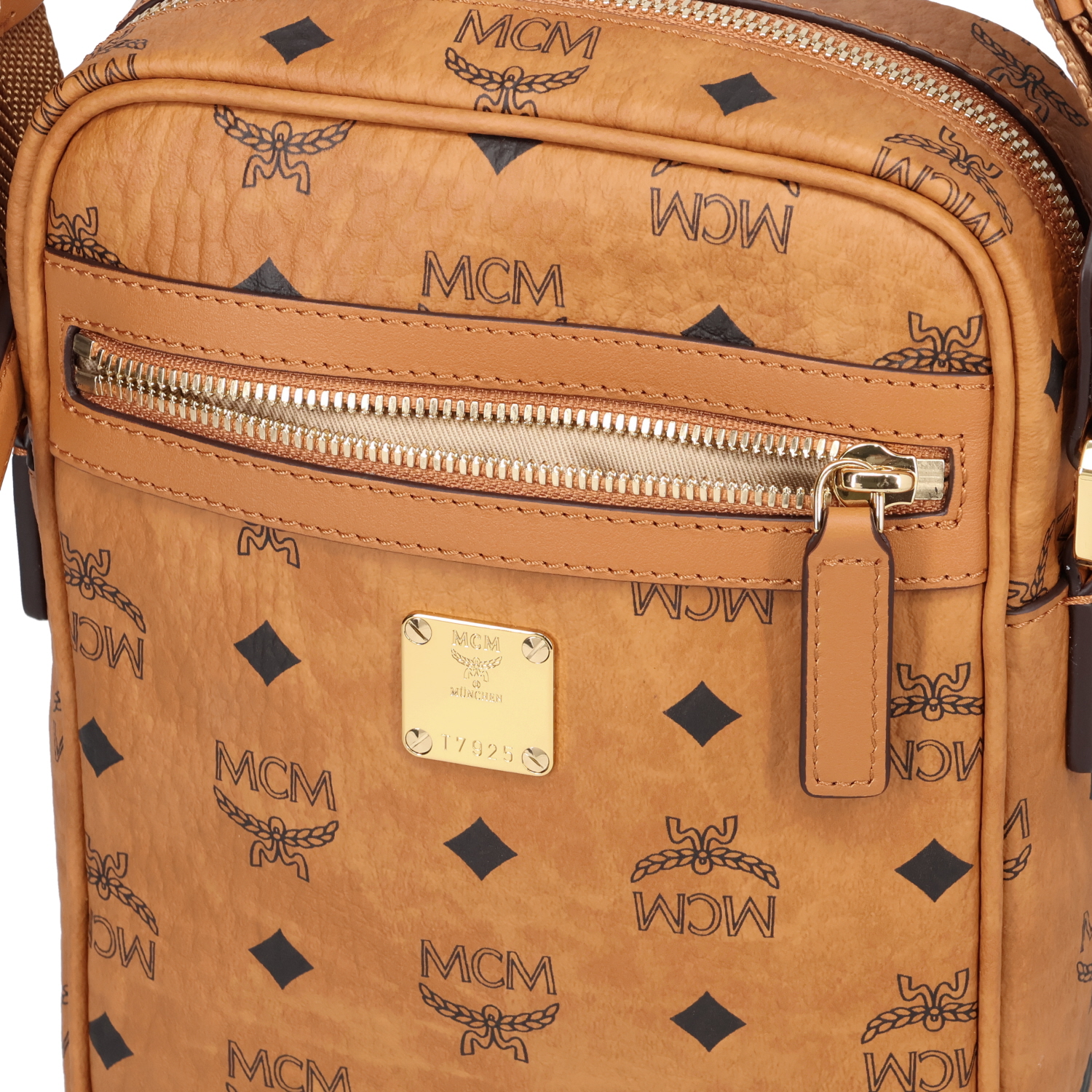 MCM（エムシーエム） バッグ ショルダーバッグ メンズ 斜めがけ 大人